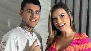 Andressa Urach anuncia gravação de vídeo com o filho para plataforma de conteúdo adulto