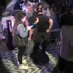 Casal é flagrado furtando mochila em bar no Brooklin, em São Paulo