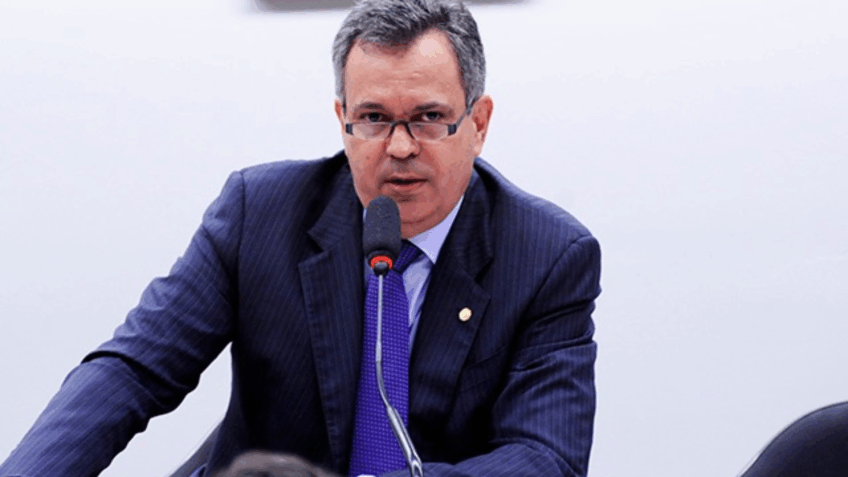 Félix Mendonça Jr. entra nas investigações da PF por desvios de emendas parlamentares na BA Félix Mendonça Jr. entra nas investigações da PF por desvios de emendas parlamentares na BA