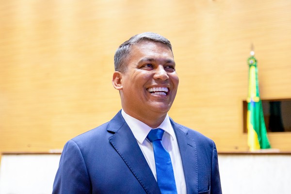 Deputado Pato Maravilha (PL) envolveu-se em confusão com populares de Umbaúba