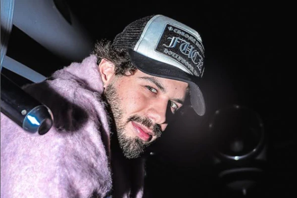 Zé Felipe é criticado após arremessar celular de influenciadora durante gravação em Angra dos Reis