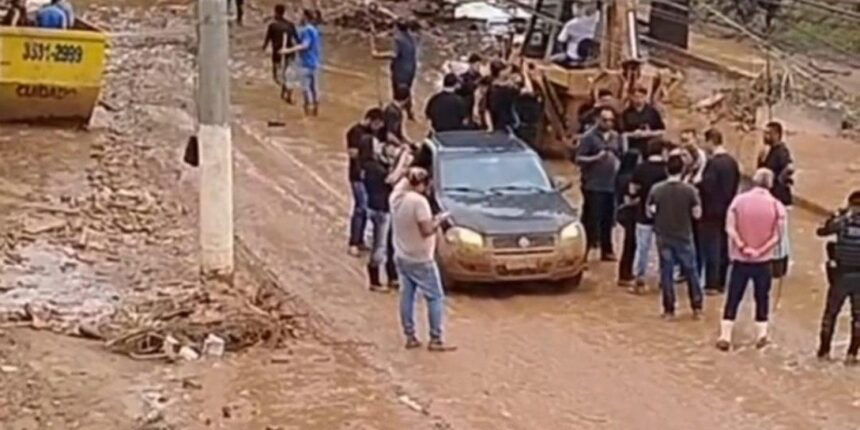Moradores de Ubá em MG criticam Nikolas Ferreira durante ações de limpeza após chuvas Moradores de Ubá em MG criticam Nikolas Ferreira durante ações de limpeza após chuvas