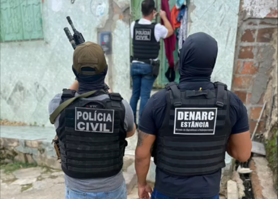 Tráfico de drogas em Estância: duas pessoas são presas em flagrante