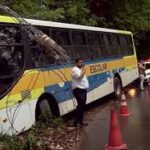 Ônibus escolar colide com poste entre Valinhos e Itatiba e deixa cinco feridos