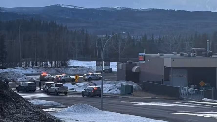 Ataque a tir0s em escola no Canadá deixa nove m0rtos