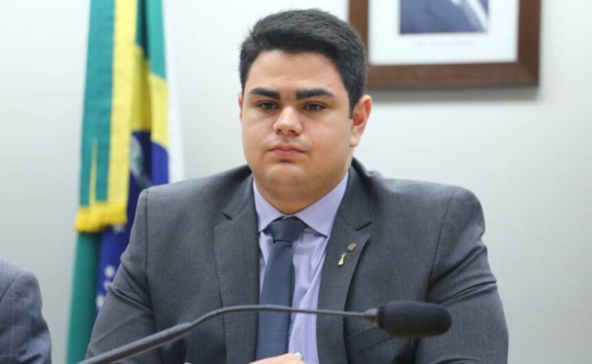 Mandato de Ícaro de Valmir pode ser cassado por fraude à cota de gênero; delegado André David assume como suplente Mandato de Ícaro de Valmir pode ser cassado por fraude à cota de gênero; delegado André David assume como suplente