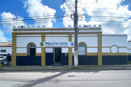 Homem é preso suspeito de tentar mat4r mulher com garrafa em bar de Aracaju