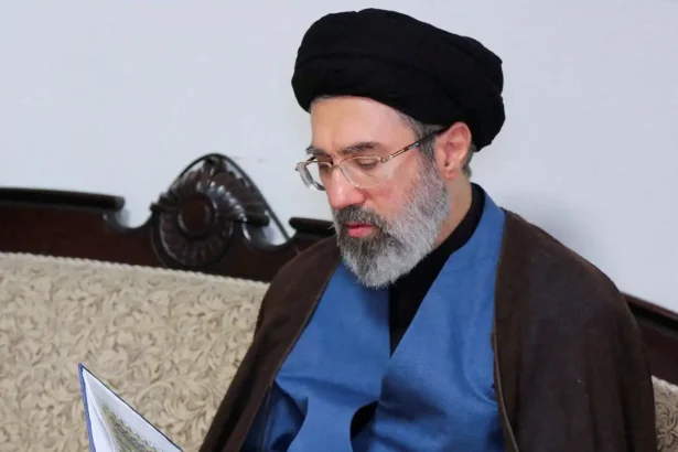 Mojtaba Khamenei é escolhido como novo líder supremo do Irã para suceder Ali Khamenei
