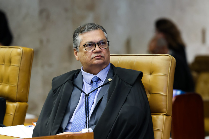 Ministro Flávio Dino acaba com aposentadoria compulsória como punição para Magistrados e determina perda do cargo