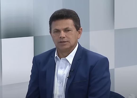 Prefeito Valmir de Francisquinho anuncia afastamento e admite possível renúncia para disputar o Governo de Sergipe