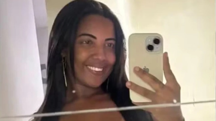Mulher é esfaqueada e tem corpo queimado após recursar-se ter relacionamento com ex colega de trabalho Mulher é esfaqueada e tem corpo queimado após recursar-se ter relacionamento com ex colega de trabalho