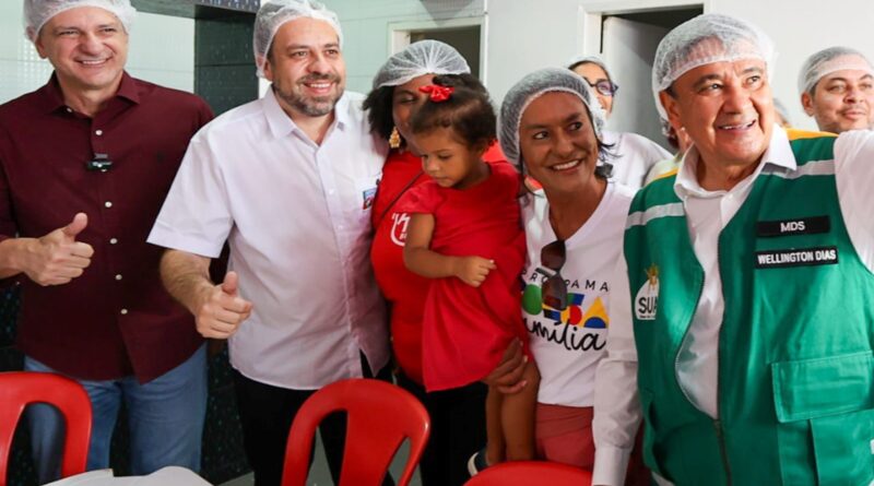 Ministros do Governo Lula cumprem agenda em Sergipe e participam da inauguração de Cozinha Solidária em Aracaju ao lado de Rogério Carvalho Ministros do Governo Lula cumprem agenda em Sergipe e participam da inauguração de Cozinha Solidária em Aracaju ao lado de Rogério Carvalho