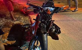 Colisão entre ciclomotor e carro deixa dois feridos em Salgado