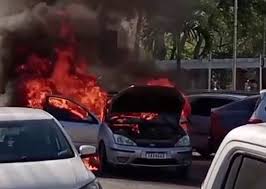 Incêndio atinge veículo e danifica carros estacionados em Estância