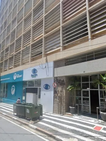 Mulher invade apartamento, tenta beijar adolescente à força e ateia fogo em imóvel em SP