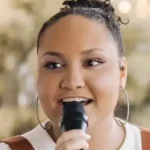 Cantora gospel m0rre após acidente em brinquedo de parque de diversões em MG