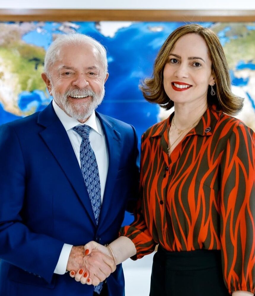 Nova presidente do INSS assume após gestão de Gilberto Waller marcada por crise e pressão sobre fila de benefícios