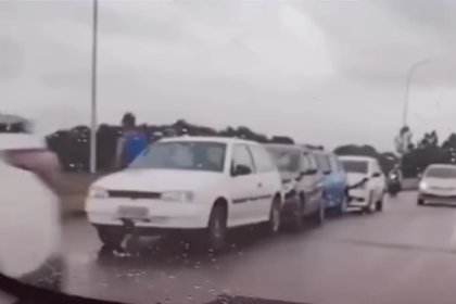 Engavetamento ocorre em ponte que liga Aracaju e Socorro