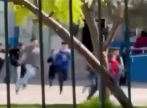 Jovem atira em escola na Turquia Jovem atira em escola na Turquia