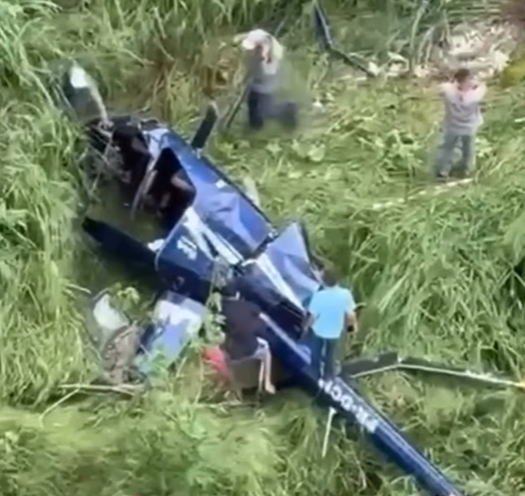 Helicóptero cai em Campina Grande Helicóptero cai em Campina Grande