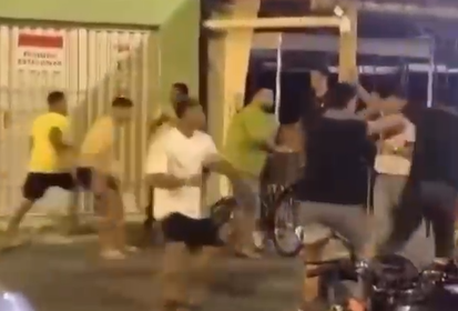 Turistas e moradores ficam assustados com confusão generalizada na Orla da Atalaia
