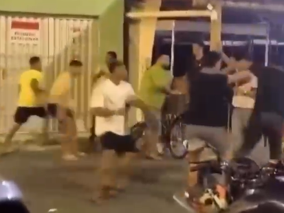 Turistas e moradores ficam assustados com confusão generalizada na Orla da Atalaia