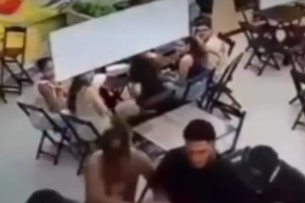 Homem é agredido por grupo de time rival