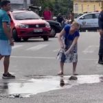 Mãe é filmada limpando sangue do filho mort0 em acidente no AM