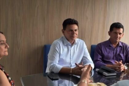 PRESIDENTE DO GRUPO JORNAL DE COMUNICAÇÃO, JOSÉ ARINALDO FILHO, RECEBEU O PRÉ-CANDIDATO AO GOVERNO, VALMIR DE FRANCISQUINHO