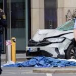 Carro avança contra multidão, mata dois e deixa feridos graves na Alemanha