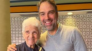 Faleceu a mãe do apresentador Tadeu Schmidt aos 92 anos