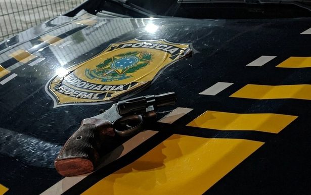 Motorista embriagado e armado é preso pela PRF na BR-101 em Nossa Senhora do Socorro
