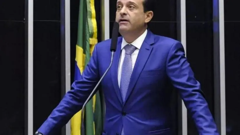 Justiça condena André Moura por improbidade em caso de uso irregular de celulares pagos pela Prefeitura de Pirambu