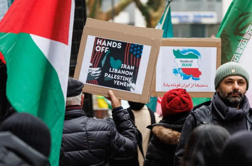 EUA e Irã anunciam acordo para encerrar guerra; seleção iraniana é orientada a deixar o gramado em caso de manifestações políticas EUA e Irã anunciam acordo para encerrar guerra; seleção iraniana é orientada a deixar o gramado em caso de manifestações políticas