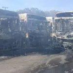 Incêndio atinge garagem de empresa de transporte e destrói 27 ônibus em Belo Horizonte