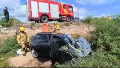 Colisão entre carro e caminhão-pipa deixa dois mortos em rodovia de Poço Redondo Colisão entre carro e caminhão-pipa deixa dois mortos em rodovia de Poço Redondo