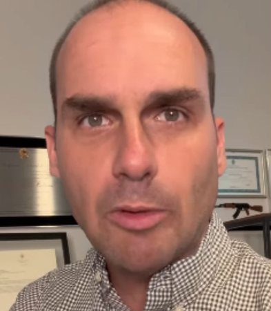 Eduardo Bolsonaro é condenado pelo STF, fica inelegível por 12 anos e promete recorrer a autoridades dos EUA Eduardo Bolsonaro é condenado pelo STF, fica inelegível por 12 anos e promete recorrer a autoridades dos EUA