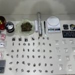 Suspeito de tráfico é preso com drogas durante patrulhamento na Coroa do Meio, em Aracaju