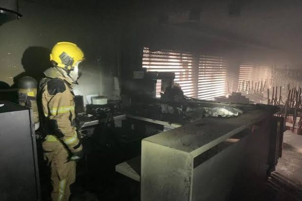 Princípio de incêndio atinge pizzaria no bairro Atalaia e causa danos materiais em Aracaju