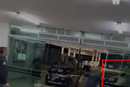 Jovem trans é presa após confusão em delegacia no DF e fuga com celular de policial