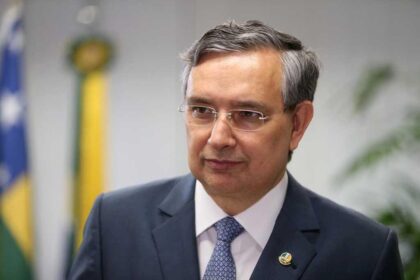 Nos bastidores: ex-prefeitos são escolhidos como suplentes de Eduardo Amorim