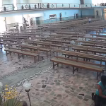 Homem finge rezar e furta cofre de igreja em Minas Gerais