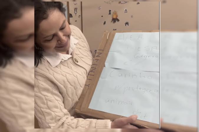 Vereadora recebe animal morto com mensagem ameaçadora dentro de gabinete no RS Vereadora recebe animal morto com mensagem ameaçadora dentro de gabinete no RS