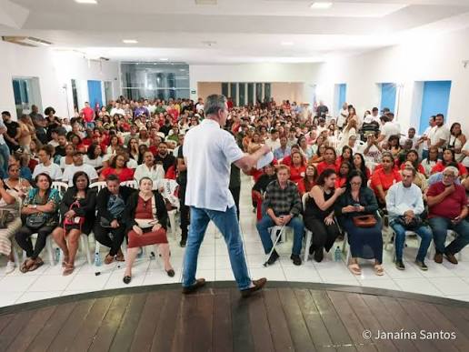 Rogério Carvalho participa de encontro com militantes e lideranças para fortalecer articulação política em Aracaju