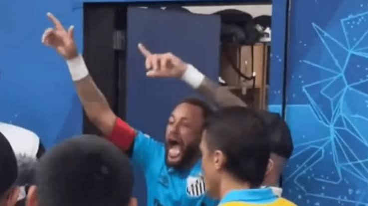 Neymar provoca dirigentes e torcedores do Remo após classificação do Santos em Belém Neymar provoca dirigentes e torcedores do Remo após classificação do Santos em Belém