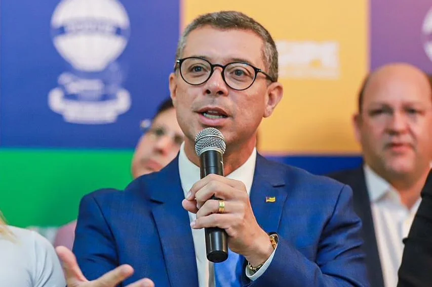 “Ela me agride, me ataca, ela me provoca, Não é de agora, é de muito tempo”