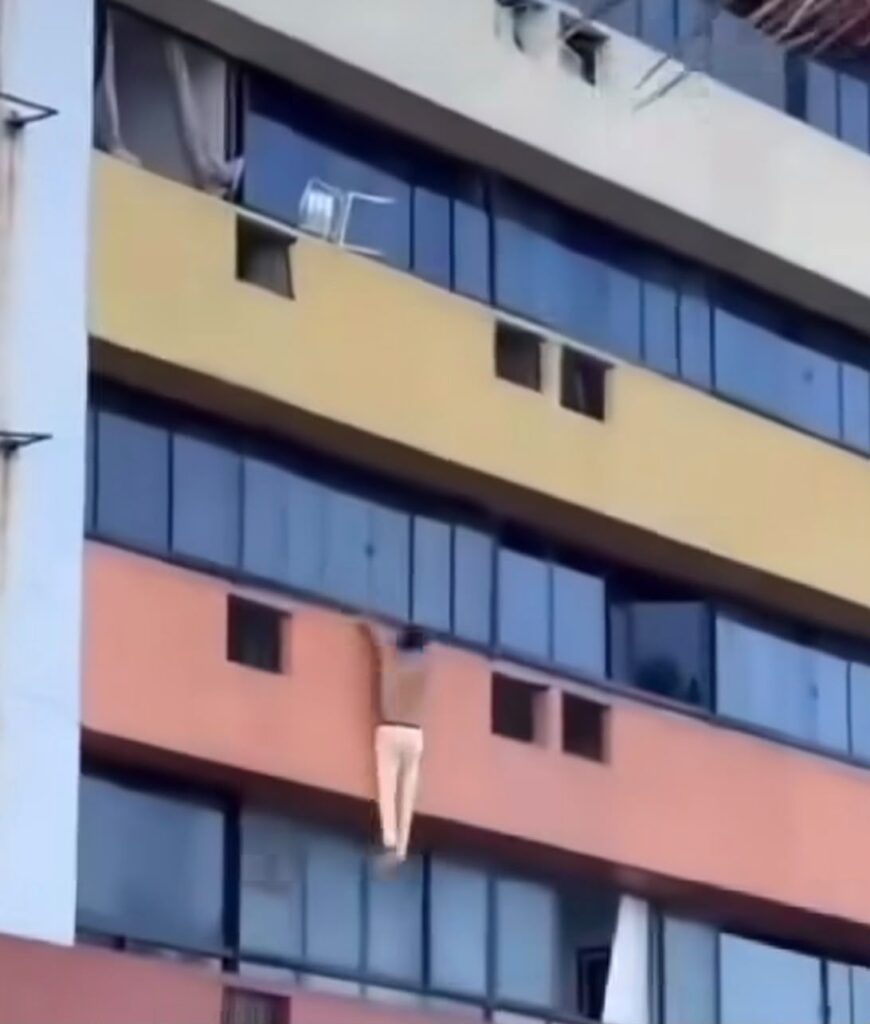  HOMEM CAI DE PRÉDIO EM SALVADOR AO FUGIR DE MARIDO DA AMANTE