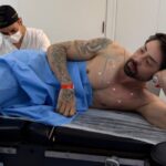 Rico Melquiades realiza procedimento na região anal para reduzir odor