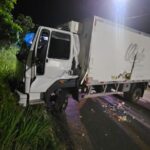 Dois caminhoneiros envolveram-se em uma briga no trânsito na última segunda-feira (21)