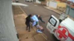Paciente cai de maca durante transporte para ambulância em MG